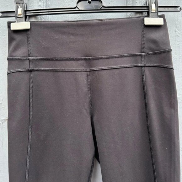 Lululemon Twist  & Train Crop, size 6 - Picture 10 of 13